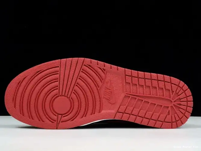 1 555088-001 Retro Banned Jordan OG High Air 0515